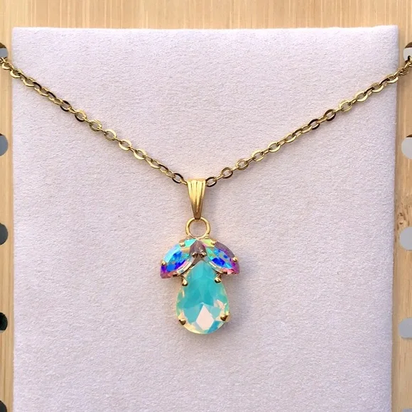 Green Opal Aurora Borealis + Gold Pear Marquis Crystal Pendant Drop Necklace - Picture 1 of 9